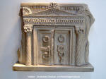 Römische Schlossdarstellung auf einem Sarkophag